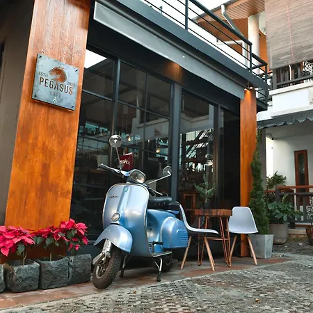 Gordnuea Boutique House-2